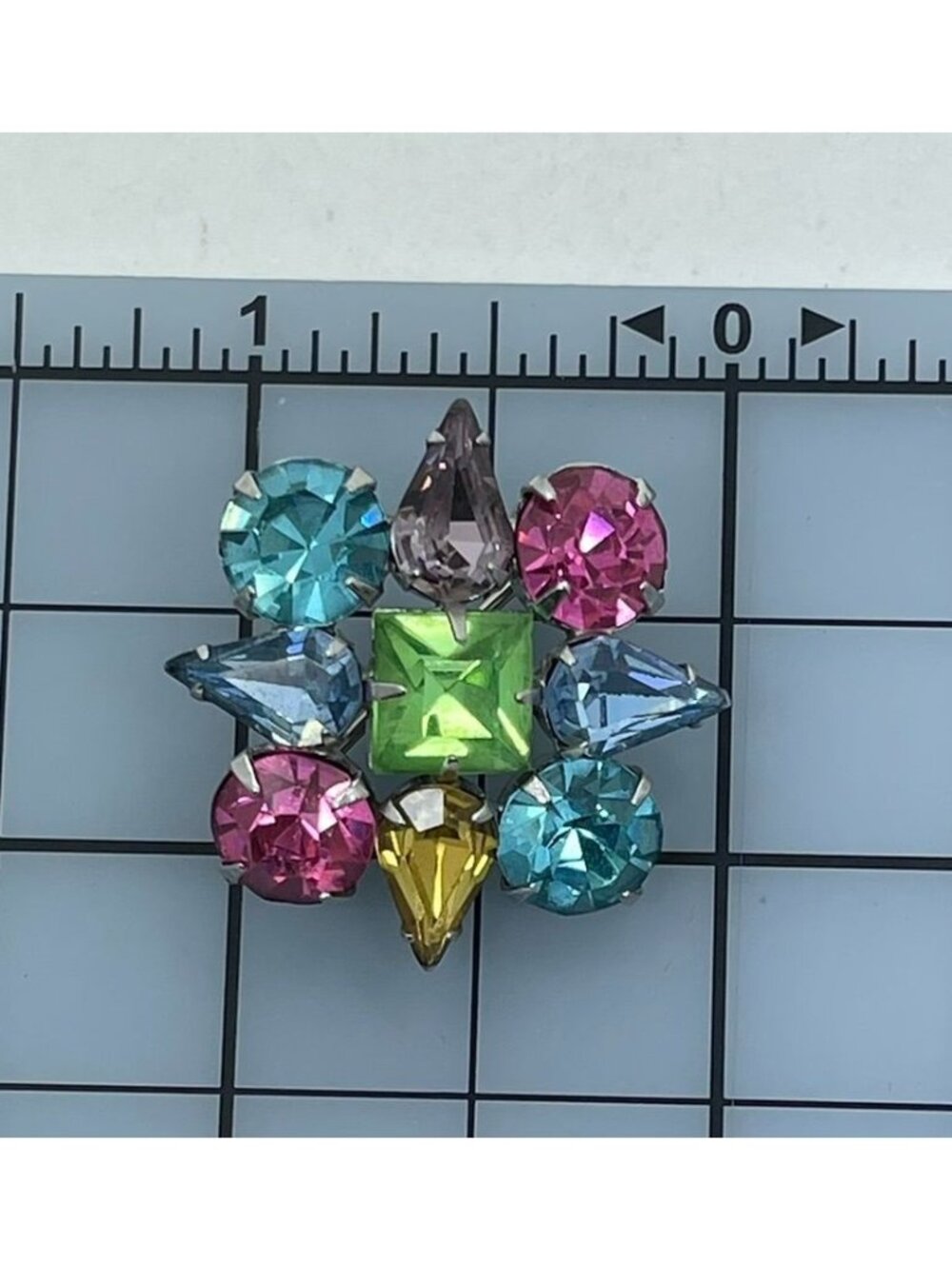 Vintage Uranium Glass Rhinestone Starburst Brooch 1950s UV Glow Pin - Picture 2 of 4